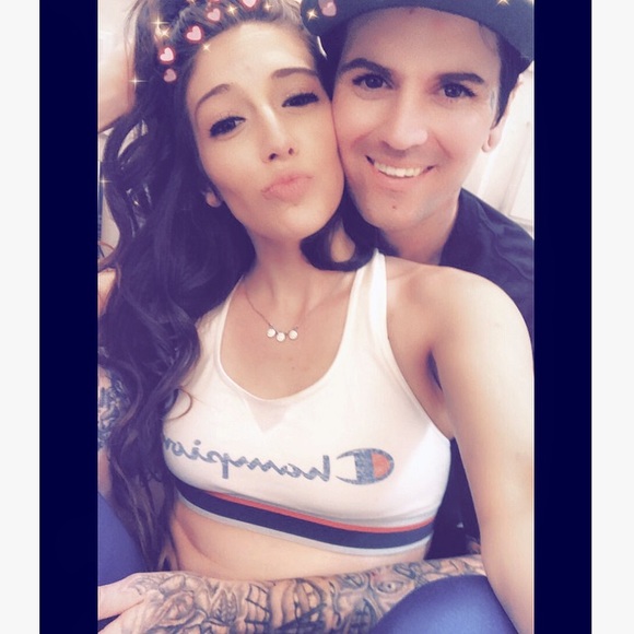 Meet your Posher, Ashlee - Picture 3 of 7